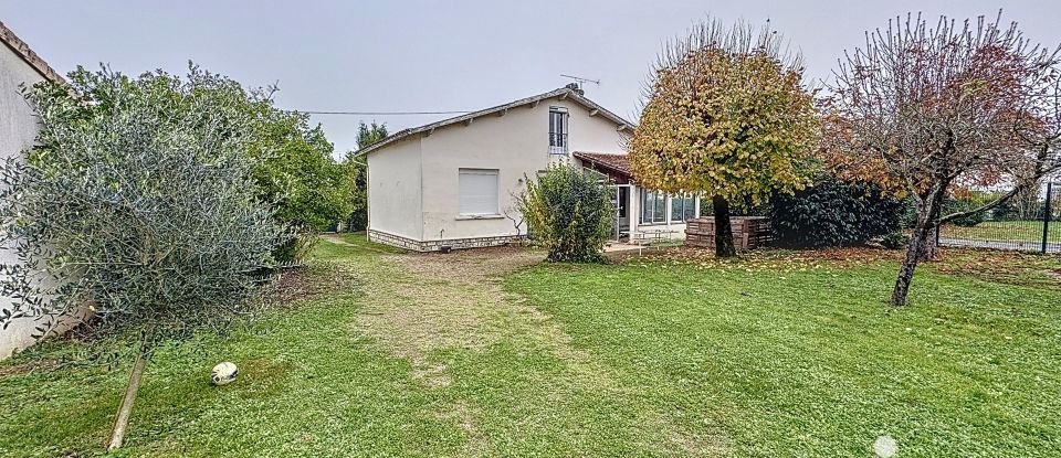 House 3 rooms of 92 m² in La Couronne (16400)