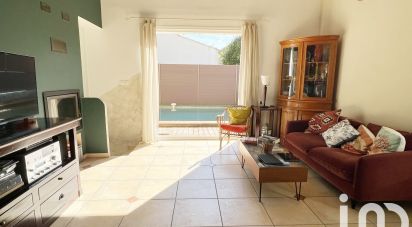 House 5 rooms of 90 m² in Six-Fours-les-Plages (83140)