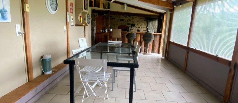 House 8 rooms of 166 m² in Laval-Roquecezière (12380)