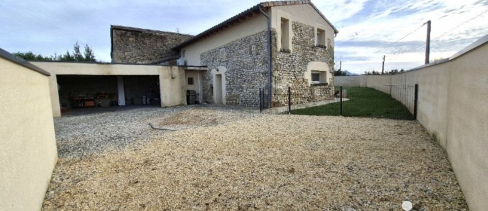 House 6 rooms of 135 m² in Montélier (26120)