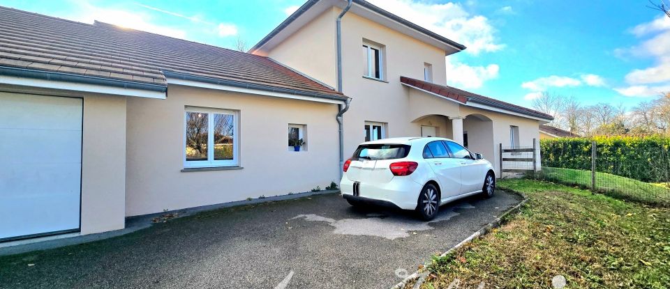 Maison 6 pièces de 210 m² à Saint-Didier-de-la-Tour (38110)