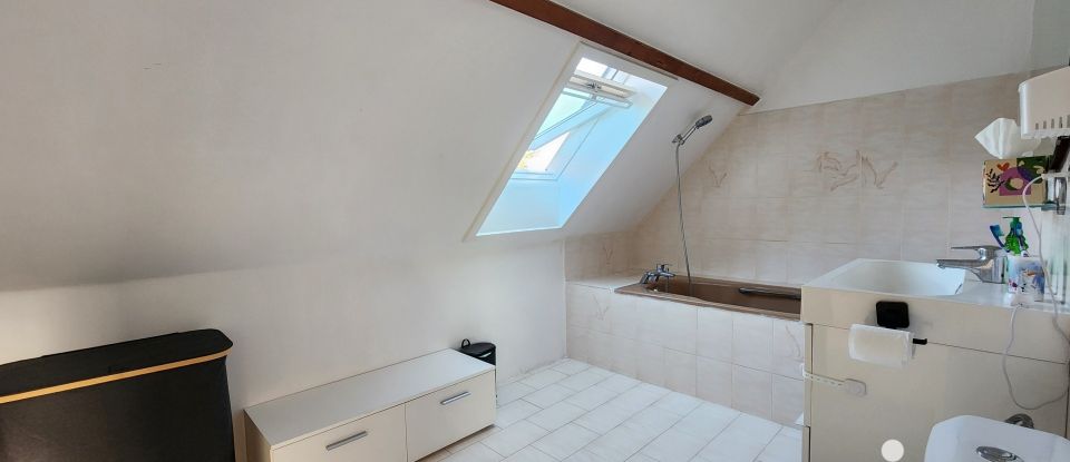 Maison 7 pièces de 140 m² à Saint-Ouen-Marchefroy (28260)