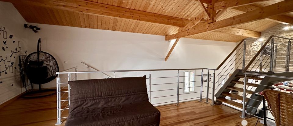 Maison de campagne 5 pièces de 181 m² à Saint-Genès-de-Castillon (33350)