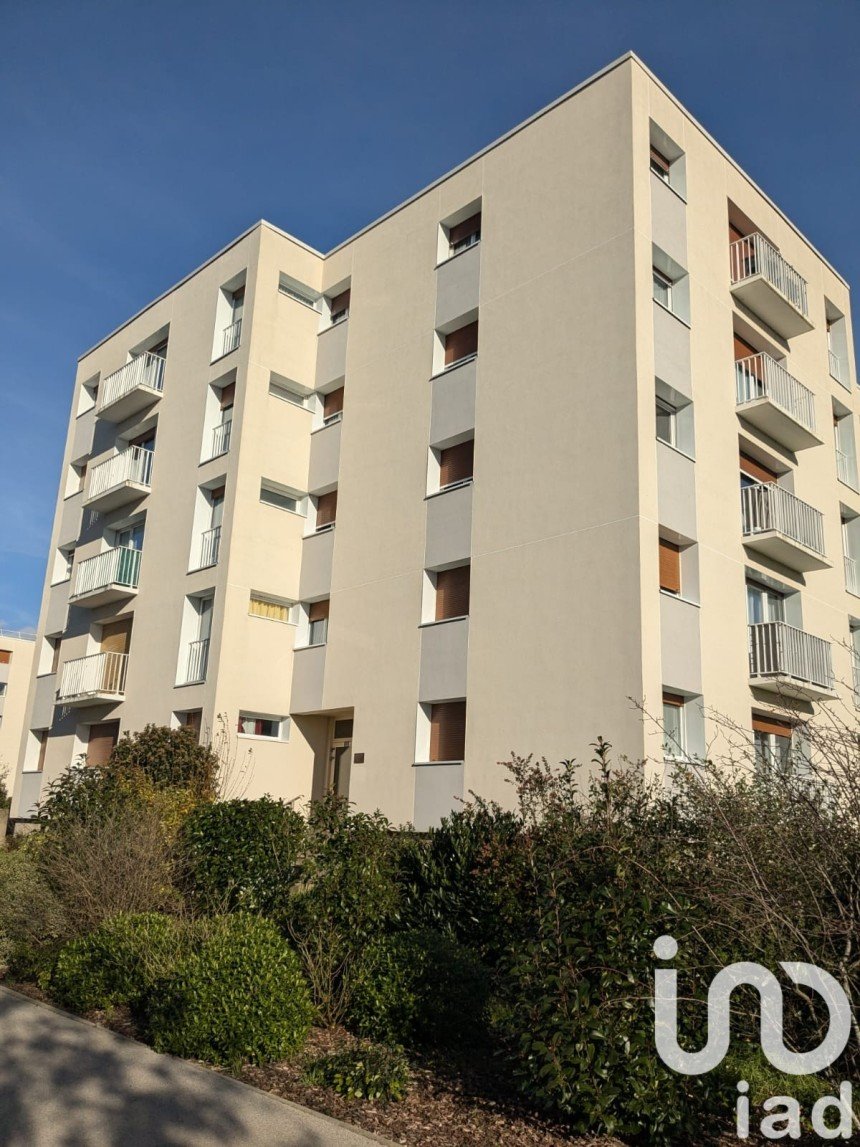 Appartement 3 pièces de 72 m² à Châtellerault (86100)