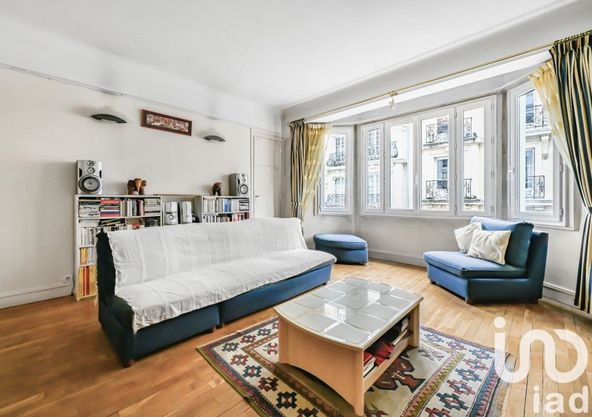 Appartement 3 pièces de 87 m² à Paris (75018)