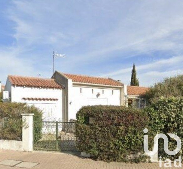 Maison 4 pièces de 72 m² à Saint-Cyr-sur-Mer (83270)