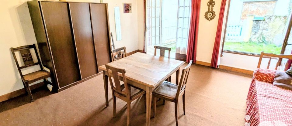 Traditional house 1 room of 38 m² in Pommiers (42260)