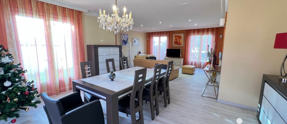 Maison traditionnelle 4 pièces de 170 m² à Bretignolles-sur-Mer (85470)