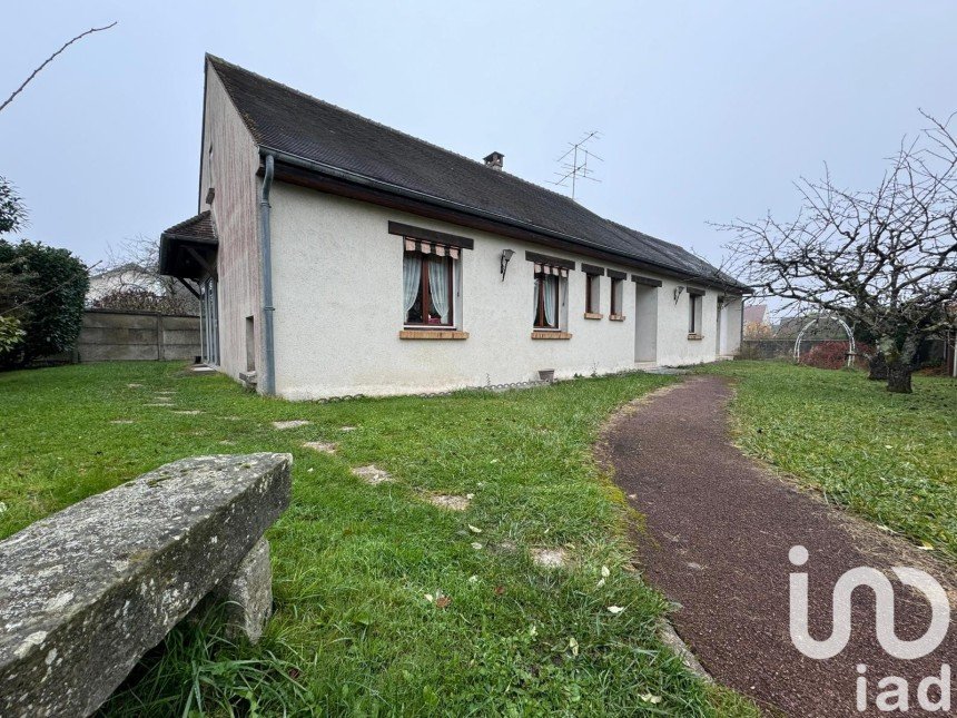 Maison traditionnelle 6 pièces de 132 m² à Moret Loing et Orvanne (77250)