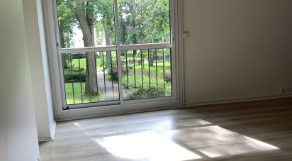 Apartment 4 rooms of 72 m² in Avon (77210)