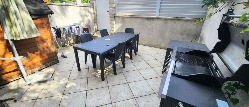 Appartement 2 pièces de 38 m² à Sainte-Geneviève-des-Bois (91700)