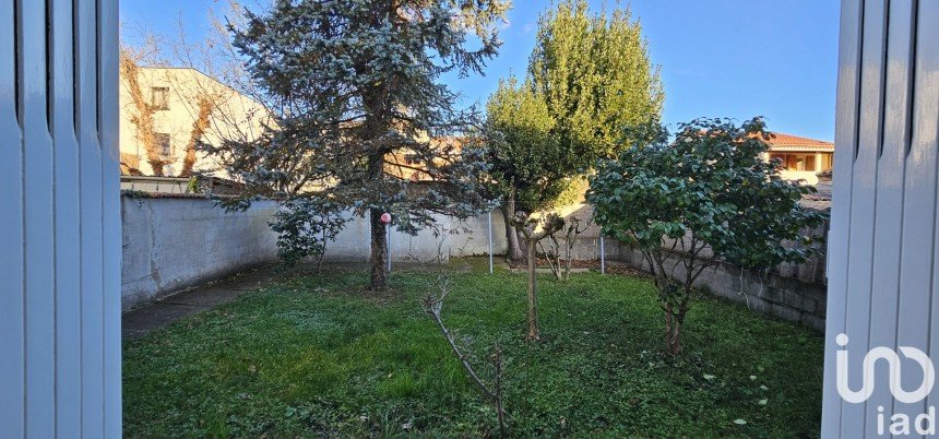 Traditional house 5 rooms of 134 m² in Floirac (33270)