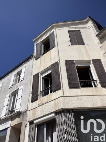 Building in Montendre (17130) of 232 m²