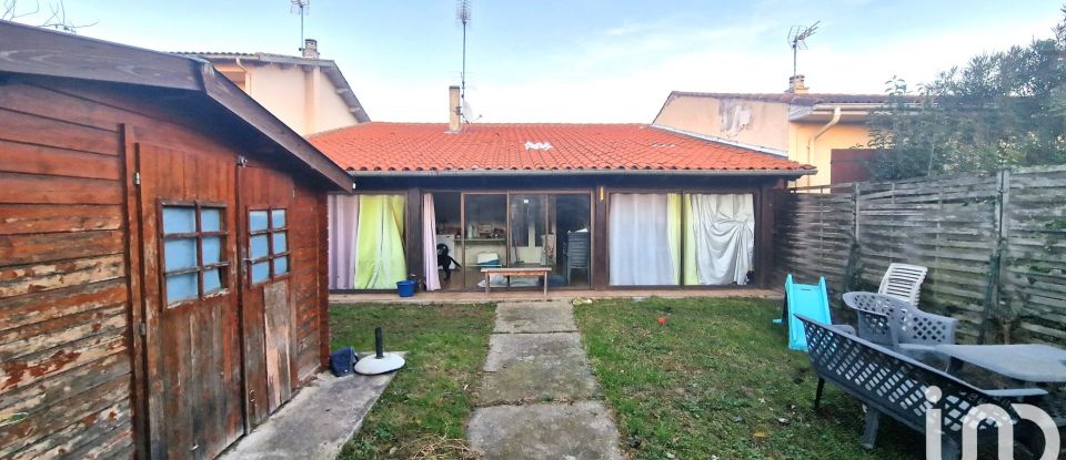 House 4 rooms of 83 m² in Castelsarrasin (82100)