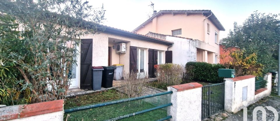 House 4 rooms of 83 m² in Castelsarrasin (82100)