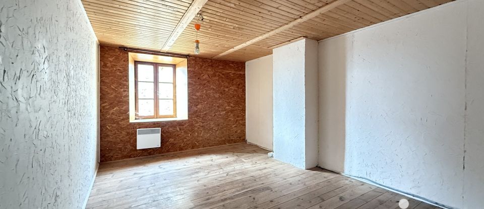 Ferme 5 pièces de 129 m² à Saint-Étienne-Lardeyrol (43260)