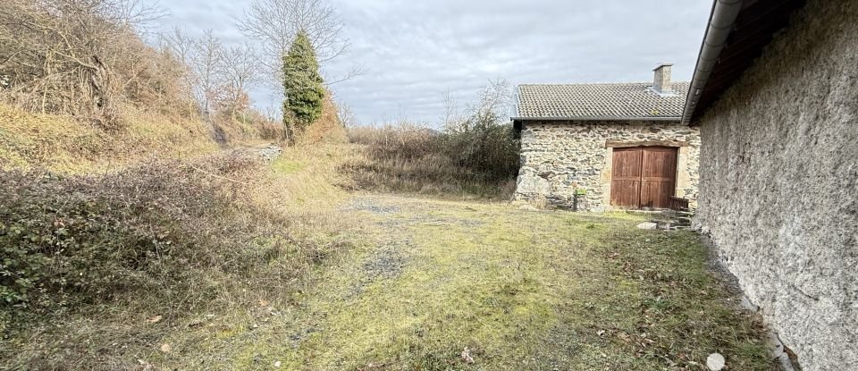 Ferme 5 pièces de 129 m² à Saint-Étienne-Lardeyrol (43260)