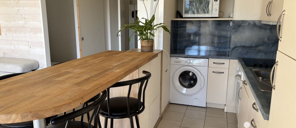 Apartment 1 room of 35 m² in Royan (17200)