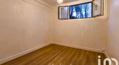 Studio 1 room of 11 m² in Versailles (78000)