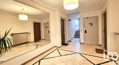 Studio 1 room of 11 m² in Versailles (78000)