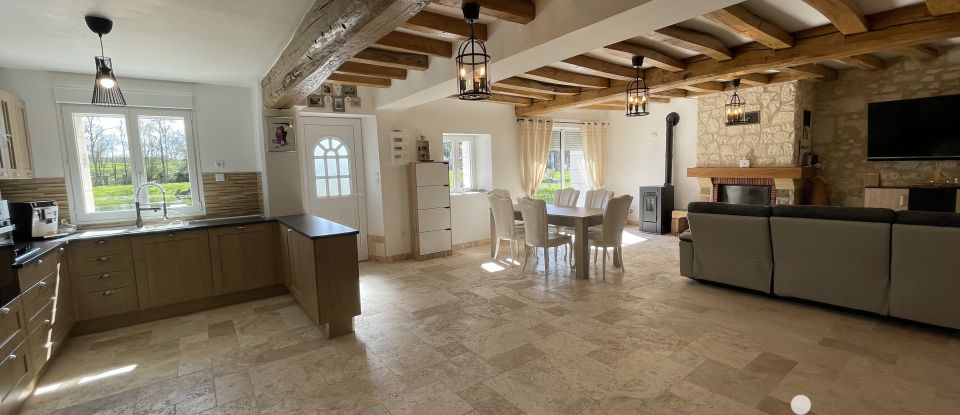 Maison de campagne 6 pièces de 145 m² à La Chapelle-sur-Loire (37140)