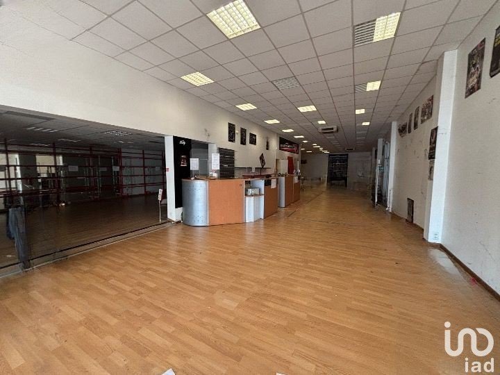 Retail property of 750 m² in LE PAVE-DE-PONTAULT (77340)