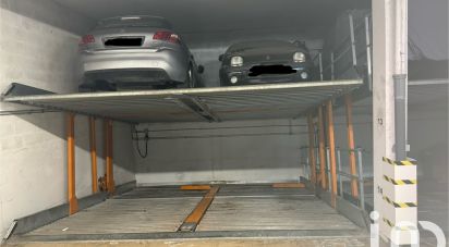 Parking of 15 m² in Paris (75017)