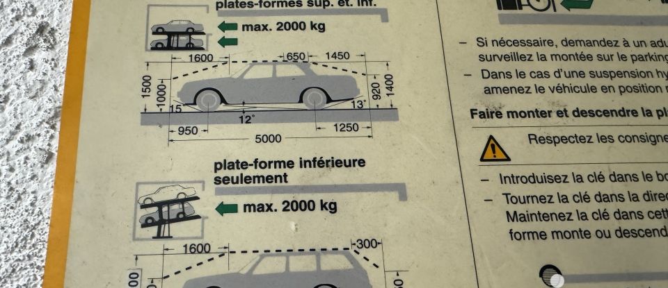 Parking of 15 m² in Paris (75017)