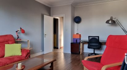 Apartment 3 rooms of 74 m² in Nantes (44100)