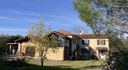 House 7 rooms of 175 m² in Miélan (32170)