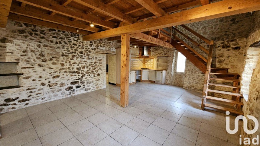 Maison de village 9 pièces de 222 m² à Saint-Nazaire (30200)