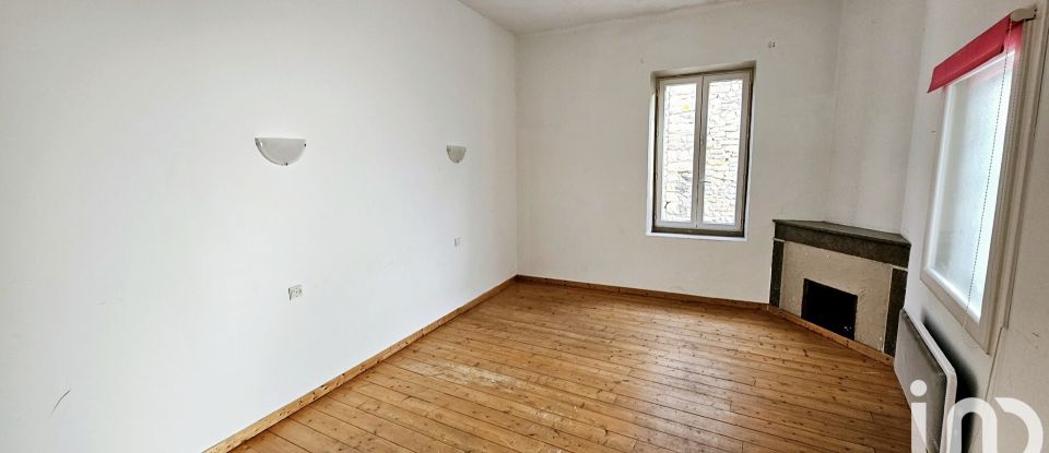 Maison de village 9 pièces de 222 m² à Saint-Nazaire (30200)