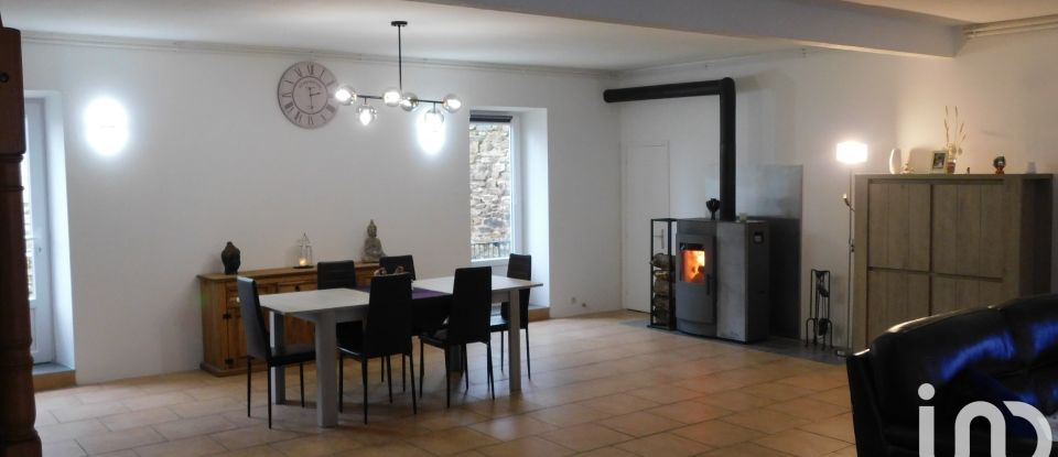 Maison 8 pièces de 210 m² à Treignat (03380)