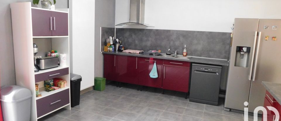 Maison 8 pièces de 210 m² à Treignat (03380)