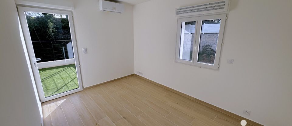 Maison 5 pièces de 95 m² à Saint-Cyr-sur-Mer (83270)