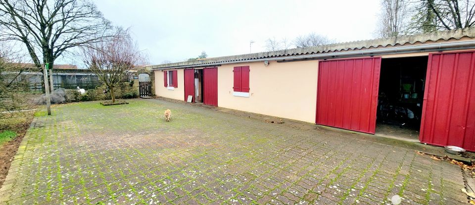 Maison 4 pièces de 90 m² à Saint-Jean-de-Beugné (85210)