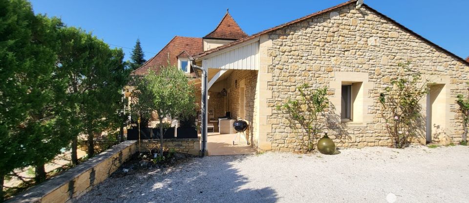 Maison traditionnelle 7 pièces de 360 m² à Carsac-Aillac (24200)