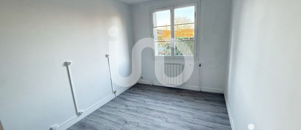 House 5 rooms of 126 m² in Acquigny (27400)