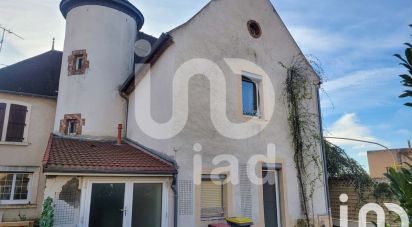 House 7 rooms of 164 m² in Désertines (03630)