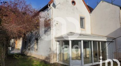 Maison 7 pièces de 164 m² à Désertines (03630)