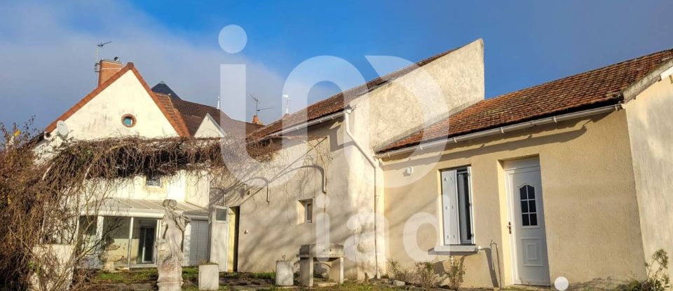 House 7 rooms of 164 m² in Désertines (03630)