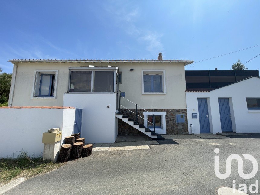 Traditional house 7 rooms of 141 m² in La Tranche-sur-Mer (85360)