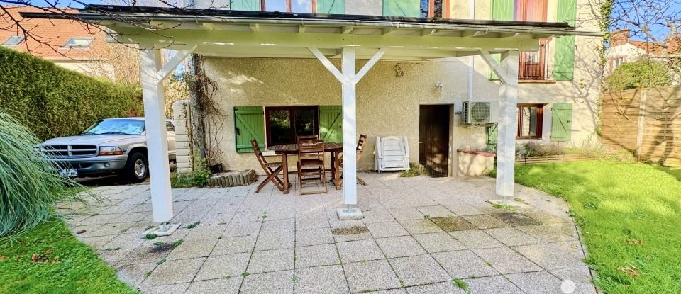 Maison 5 pièces de 136 m² à Sainte-Mesme (78730)