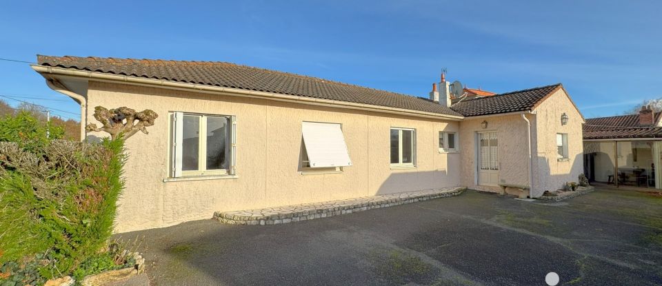 Pavillon 5 pièces de 118 m² à Fontenay-le-Comte (85200)