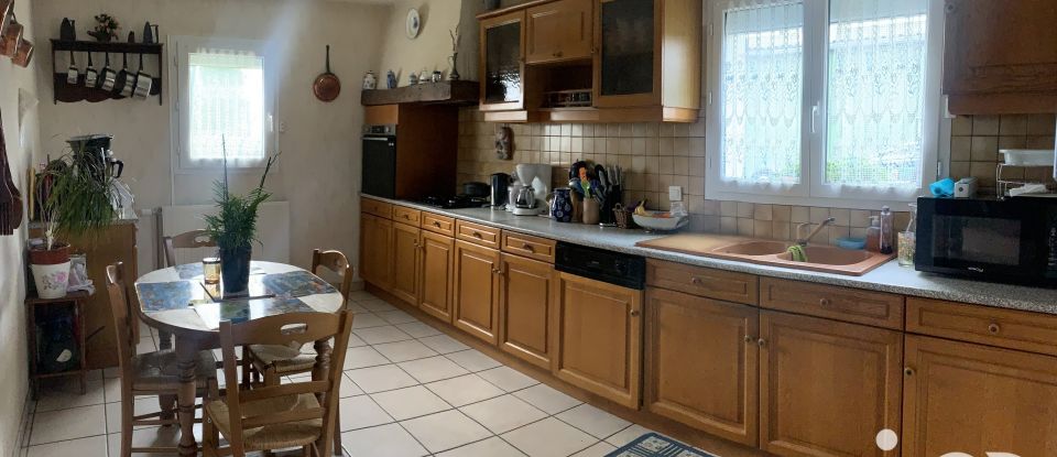 House 8 rooms of 200 m² in Salins (77148)