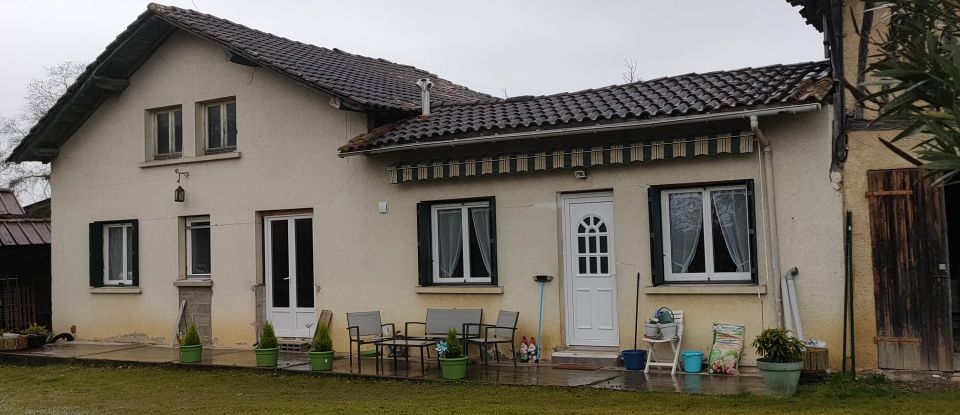 Country house 4 rooms of 105 m² in Le Houga (32460)