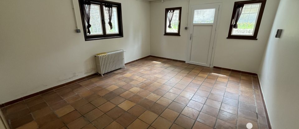 Traditional house 5 rooms of 141 m² in Parthenay (79200)