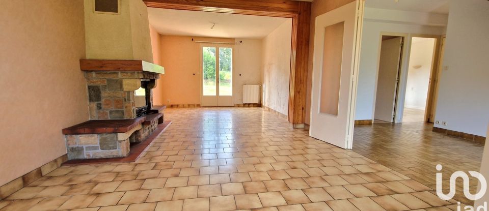 Traditional house 5 rooms of 118 m² in Livré-sur-Changeon (35450)