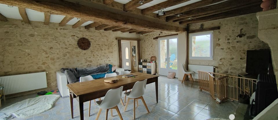 Country house 4 rooms of 154 m² in Saint-Rémy-du-Val (72600)