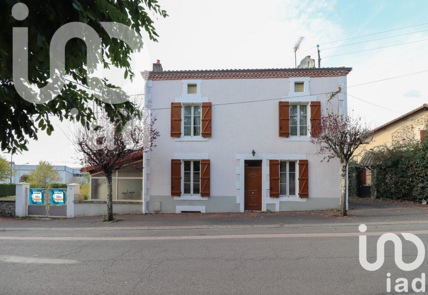 Maison de ville 5 pièces de 104 m² à Rochechouart (87600)